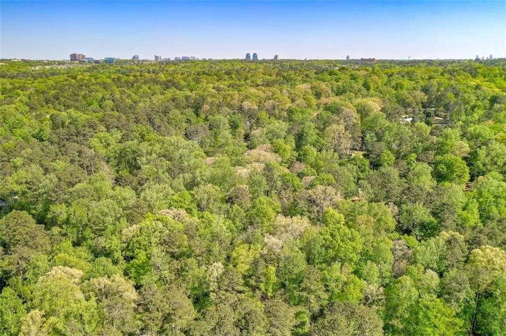 100 N Mill Road, Sandy Springs, Georgia 30328, 4 Bedrooms Bedrooms, ,3 BathroomsBathrooms,Residential,Sold,100 N Mill Road,6873207