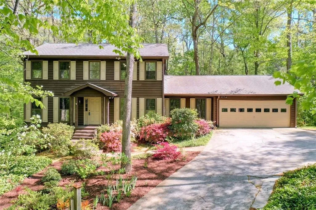 100 N Mill Road, Sandy Springs, Georgia 30328, 4 Bedrooms Bedrooms, ,3 BathroomsBathrooms,Residential,Sold,100 N Mill Road,6873207