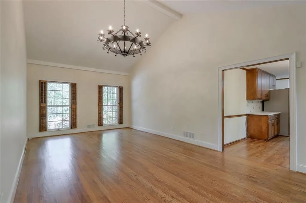 100 N Mill Road, Sandy Springs, Georgia 30328, 4 Bedrooms Bedrooms, ,3 BathroomsBathrooms,Residential,Sold,100 N Mill Road,6873207