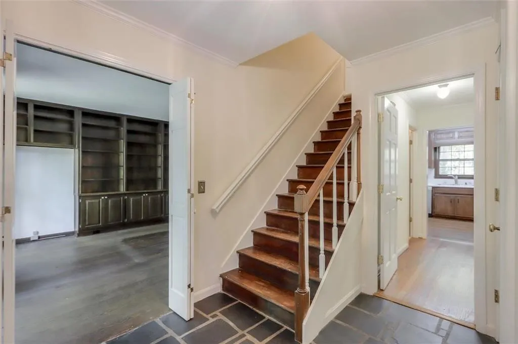 100 N Mill Road, Sandy Springs, Georgia 30328, 4 Bedrooms Bedrooms, ,3 BathroomsBathrooms,Residential,Sold,100 N Mill Road,6873207