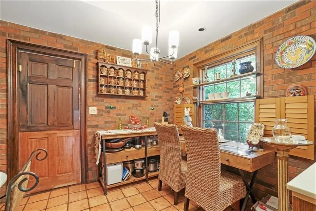 3061 Peachtree Drive Ne, Atlanta, Georgia 30305, 3 Bedrooms Bedrooms, 0 ,2 BathroomsBathrooms,Residential,For Sale,3061 Peachtree Drive Ne,7745718