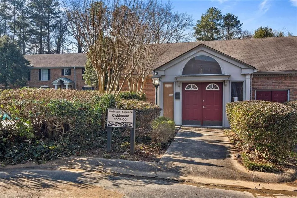 6700 Roswell Road Ne Unit 22e, Atlanta, Georgia 30328, 2 Bedrooms Bedrooms, ,2 BathroomsBathrooms,Residential,Sold,6700 Roswell Road Ne Unit 22e,6842494