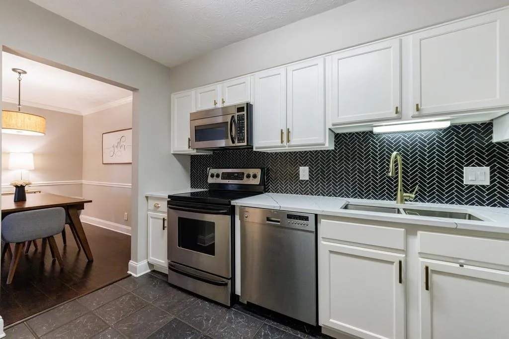 3482 Essex Avenue, Atlanta, Georgia 30339, 2 Bedrooms Bedrooms, ,2 BathroomsBathrooms,Residential,For Sale,3482 Essex Avenue,7669506