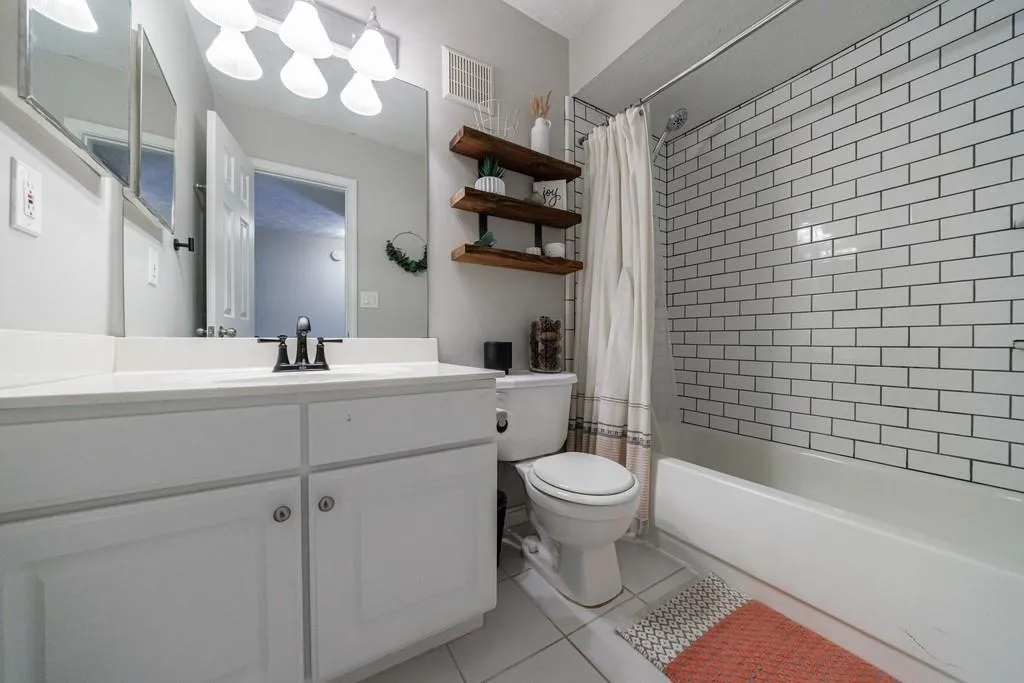 3482 Essex Avenue, Atlanta, Georgia 30339, 2 Bedrooms Bedrooms, ,2 BathroomsBathrooms,Residential,For Sale,3482 Essex Avenue,7669506
