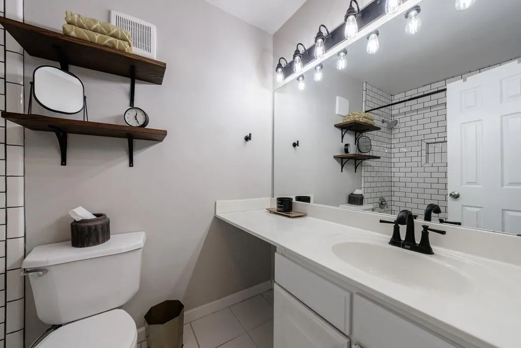 3482 Essex Avenue, Atlanta, Georgia 30339, 2 Bedrooms Bedrooms, ,2 BathroomsBathrooms,Residential,For Sale,3482 Essex Avenue,7669506