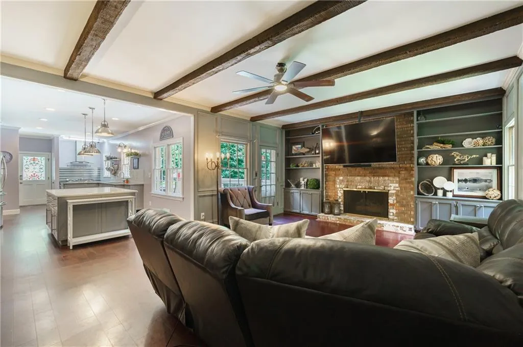 1060 Huntcliff, Sandy Springs, Georgia 30350, 6 Bedrooms Bedrooms, ,3 BathroomsBathrooms,Residential,Sold,1060 Huntcliff,6907601