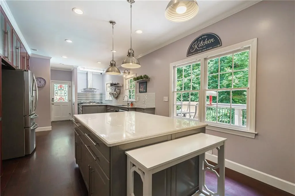 1060 Huntcliff, Sandy Springs, Georgia 30350, 6 Bedrooms Bedrooms, ,3 BathroomsBathrooms,Residential,Sold,1060 Huntcliff,6907601