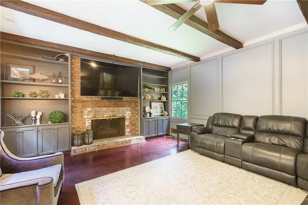 1060 Huntcliff, Sandy Springs, Georgia 30350, 6 Bedrooms Bedrooms, ,3 BathroomsBathrooms,Residential,Sold,1060 Huntcliff,6907601