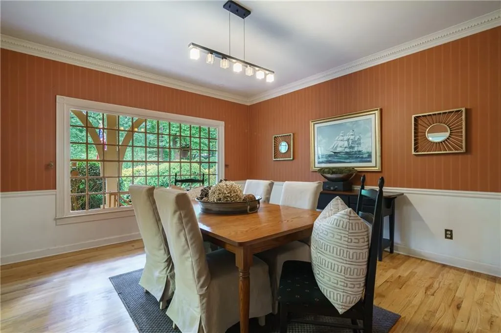1060 Huntcliff, Sandy Springs, Georgia 30350, 6 Bedrooms Bedrooms, ,3 BathroomsBathrooms,Residential,Sold,1060 Huntcliff,6907601