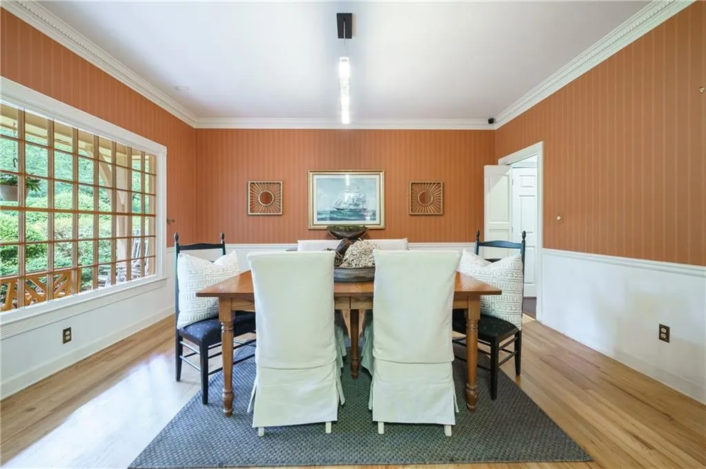 1060 Huntcliff, Sandy Springs, Georgia 30350, 6 Bedrooms Bedrooms, ,3 BathroomsBathrooms,Residential,Sold,1060 Huntcliff,6907601