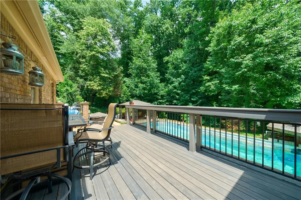 1060 Huntcliff, Sandy Springs, Georgia 30350, 6 Bedrooms Bedrooms, ,3 BathroomsBathrooms,Residential,Sold,1060 Huntcliff,6907601