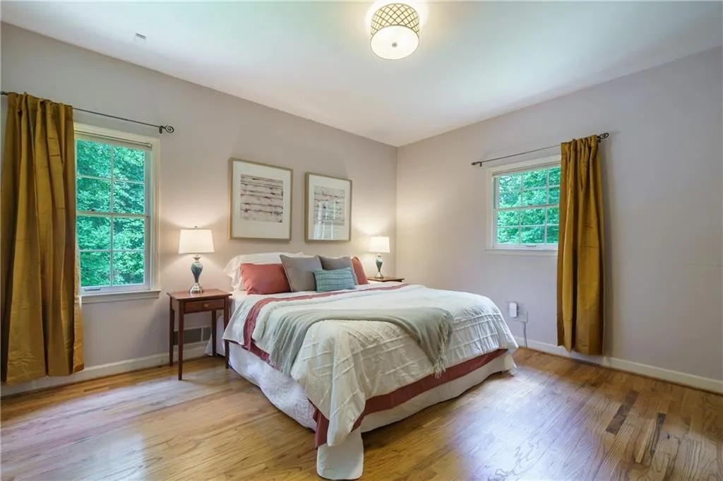 1060 Huntcliff, Sandy Springs, Georgia 30350, 6 Bedrooms Bedrooms, ,3 BathroomsBathrooms,Residential,Sold,1060 Huntcliff,6907601
