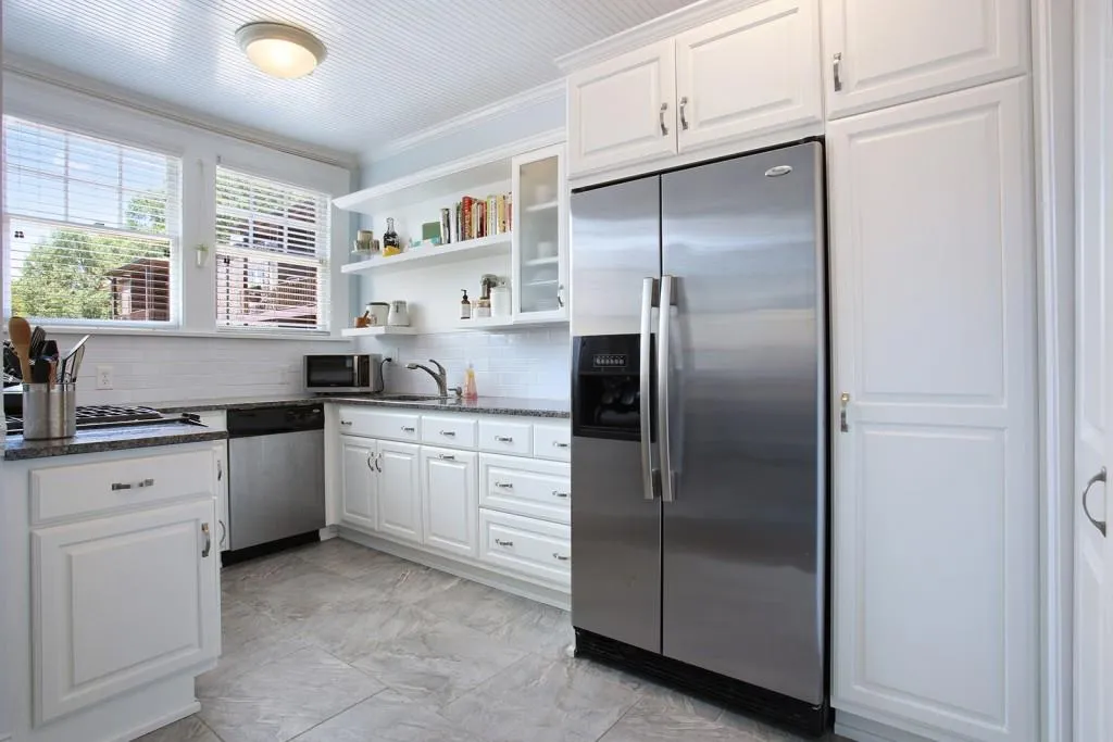 20 Collier Road Nw Unit 12, Atlanta, Georgia 30309, 2 Bedrooms Bedrooms, ,1 BathroomBathrooms,Residential,Sold,20 Collier Road Nw Unit 12,5695986