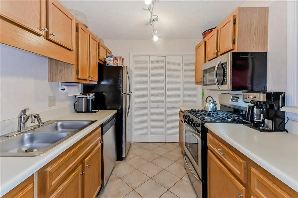 1103 Gettysburg Place, Sandy Springs, Georgia 30350, 2 Bedrooms Bedrooms, ,2 BathroomsBathrooms,Residential,Sold,1103 Gettysburg Place,6536045