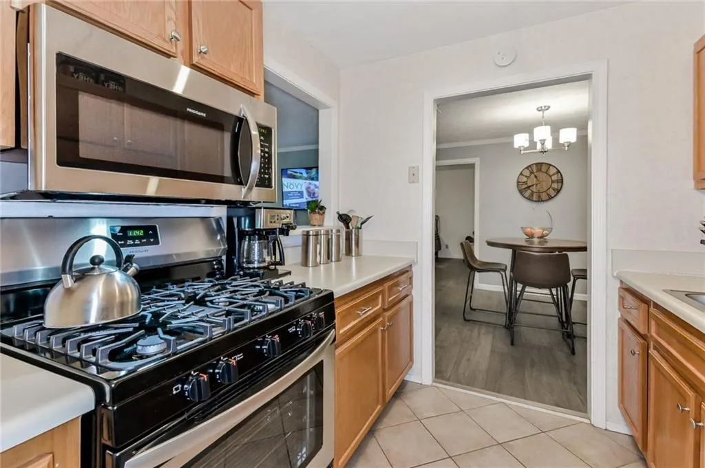 1103 Gettysburg Place, Sandy Springs, Georgia 30350, 2 Bedrooms Bedrooms, ,2 BathroomsBathrooms,Residential,Sold,1103 Gettysburg Place,6536045