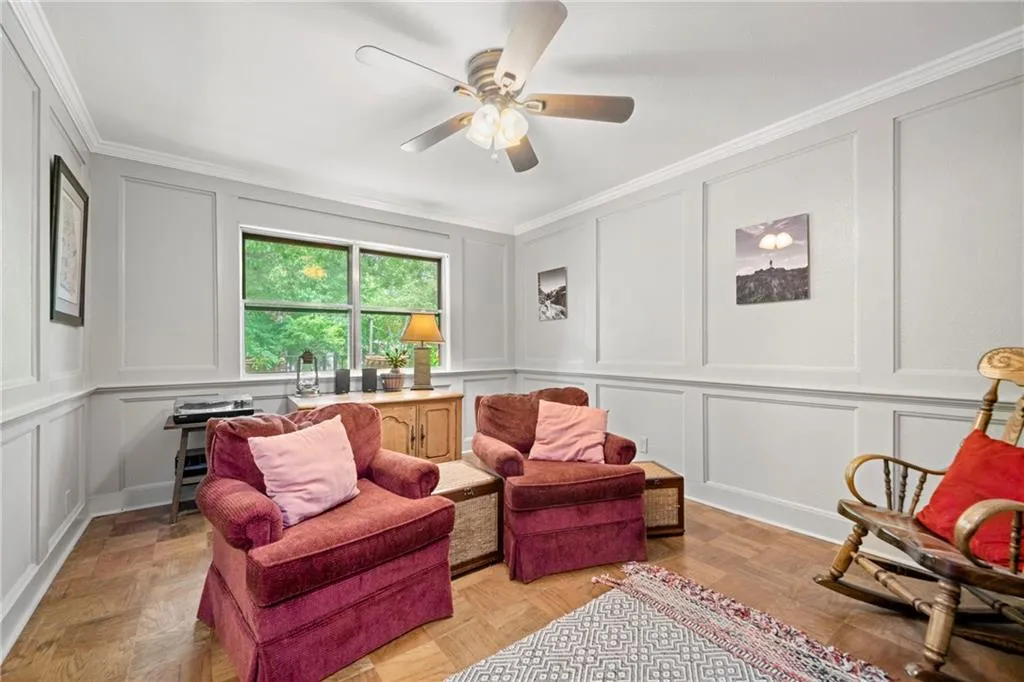 6851 Roswell Road Unit E9, Sandy Springs, Georgia 30328, 3 Bedrooms Bedrooms, ,2 BathroomsBathrooms,Residential,Sold,6851 Roswell Road Unit E9,6894581