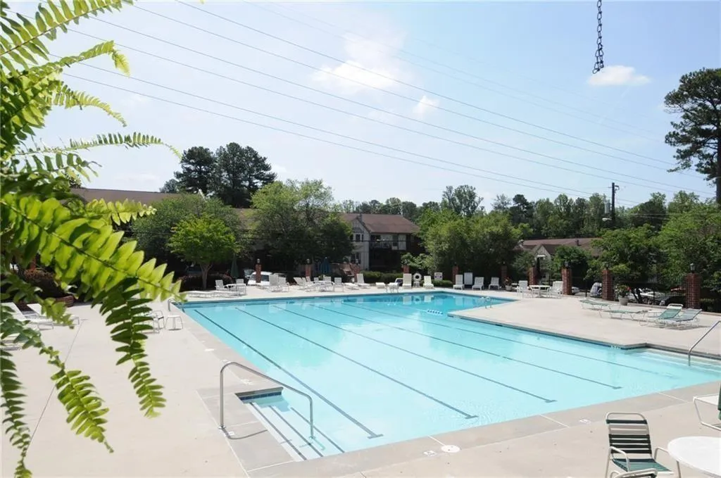 6851 Roswell Road Unit E9, Sandy Springs, Georgia 30328, 3 Bedrooms Bedrooms, ,2 BathroomsBathrooms,Residential,Sold,6851 Roswell Road Unit E9,6894581