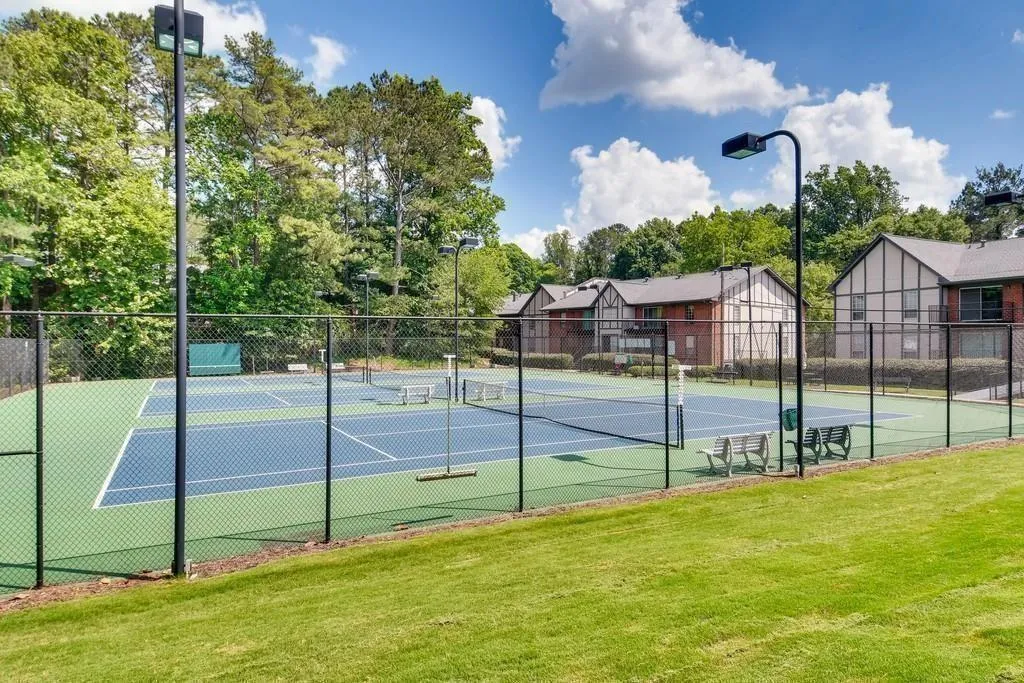 6851 Roswell Road Unit E9, Sandy Springs, Georgia 30328, 3 Bedrooms Bedrooms, ,2 BathroomsBathrooms,Residential,Sold,6851 Roswell Road Unit E9,6894581