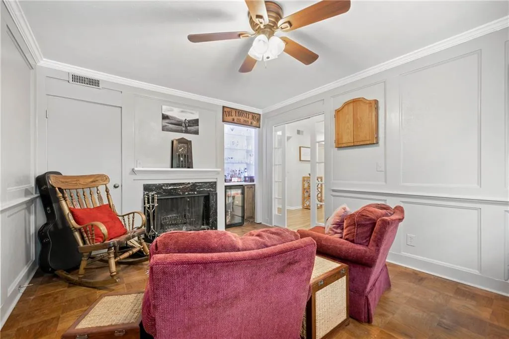 6851 Roswell Road Unit E9, Sandy Springs, Georgia 30328, 3 Bedrooms Bedrooms, ,2 BathroomsBathrooms,Residential,Sold,6851 Roswell Road Unit E9,6894581