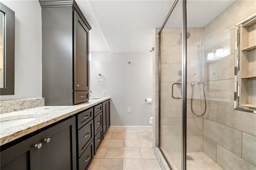 6851 Roswell Road Unit E9, Sandy Springs, Georgia 30328, 3 Bedrooms Bedrooms, ,2 BathroomsBathrooms,Residential,Sold,6851 Roswell Road Unit E9,6894581