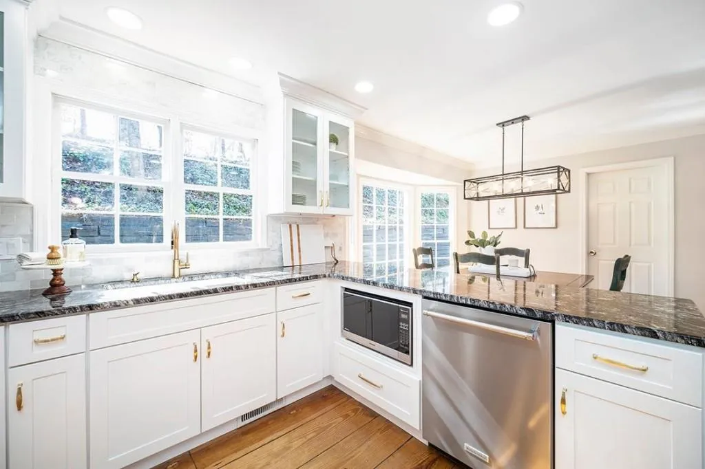 955 Lost Forest Drive, Sandy Springs, Georgia 30328, 5 Bedrooms Bedrooms, ,4 BathroomsBathrooms,Residential,Sold,955 Lost Forest Drive,7012604