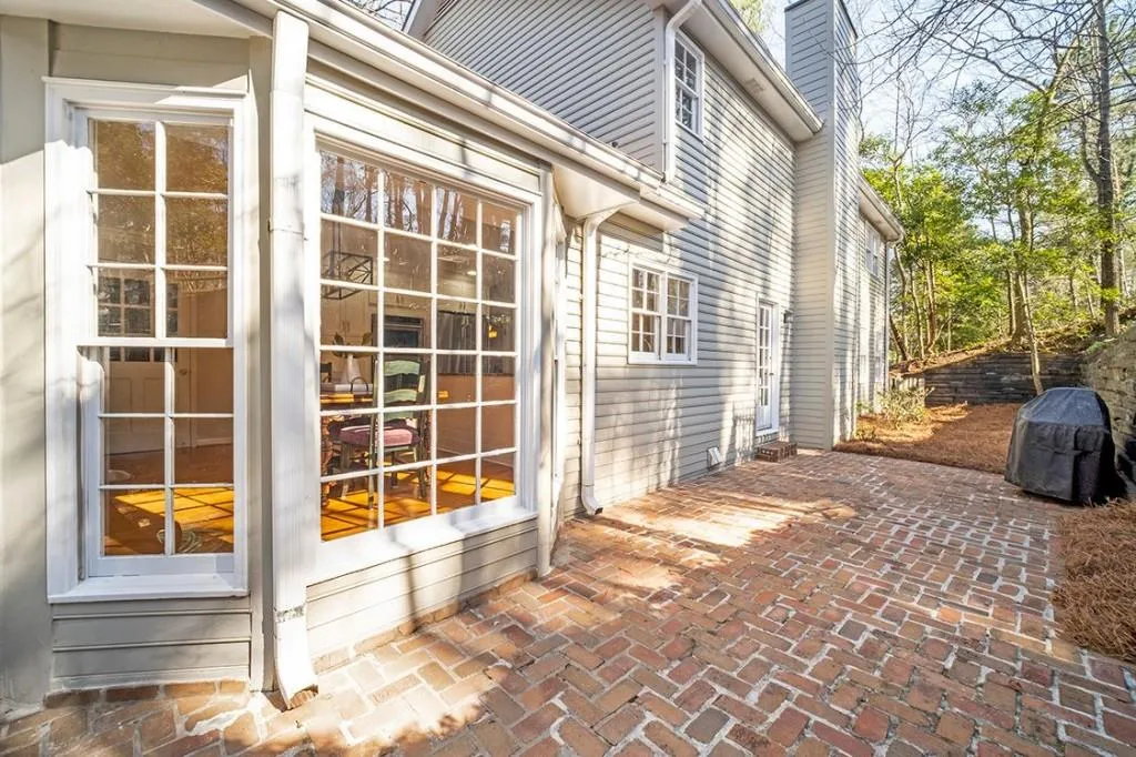 955 Lost Forest Drive, Sandy Springs, Georgia 30328, 5 Bedrooms Bedrooms, ,4 BathroomsBathrooms,Residential,Sold,955 Lost Forest Drive,7012604