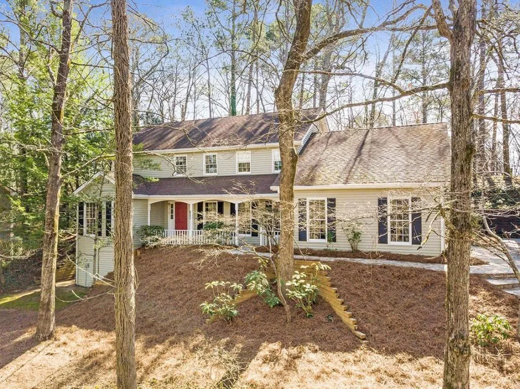 955 Lost Forest Drive, Sandy Springs, Georgia 30328, 5 Bedrooms Bedrooms, ,4 BathroomsBathrooms,Residential,Sold,955 Lost Forest Drive,7012604