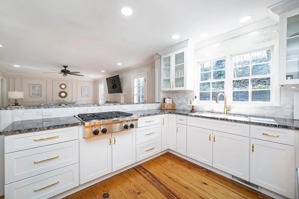 955 Lost Forest Drive, Sandy Springs, Georgia 30328, 5 Bedrooms Bedrooms, ,4 BathroomsBathrooms,Residential,Sold,955 Lost Forest Drive,7012604