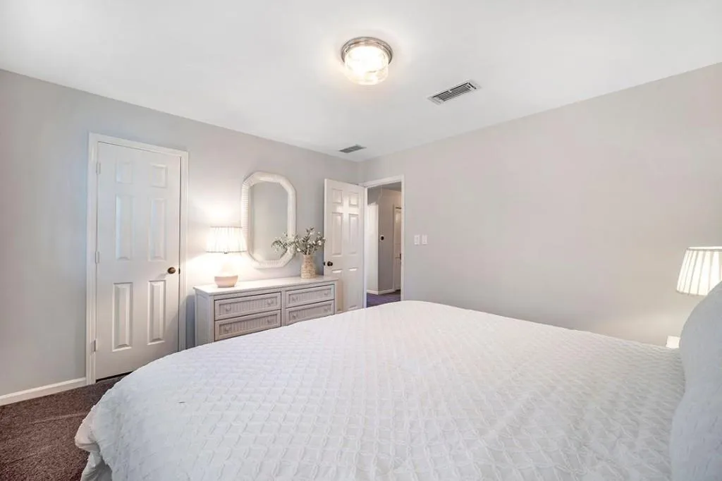955 Lost Forest Drive, Sandy Springs, Georgia 30328, 5 Bedrooms Bedrooms, ,4 BathroomsBathrooms,Residential,Sold,955 Lost Forest Drive,7012604