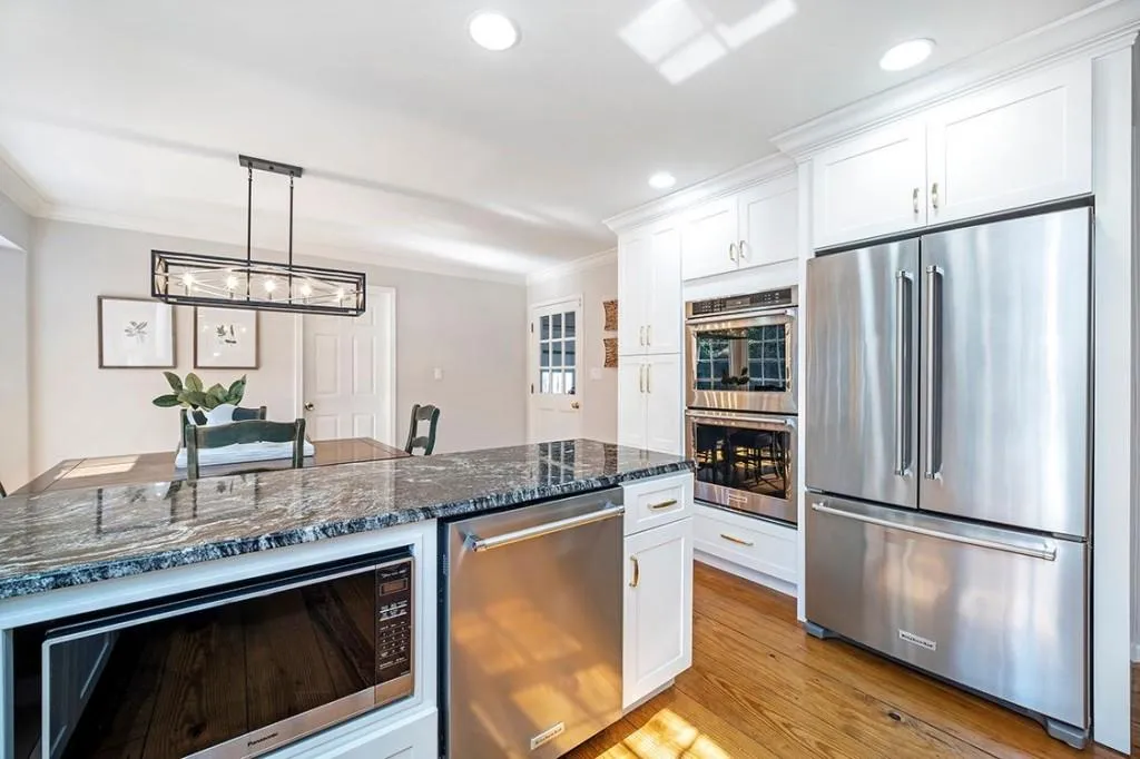 955 Lost Forest Drive, Sandy Springs, Georgia 30328, 5 Bedrooms Bedrooms, ,4 BathroomsBathrooms,Residential,Sold,955 Lost Forest Drive,7012604