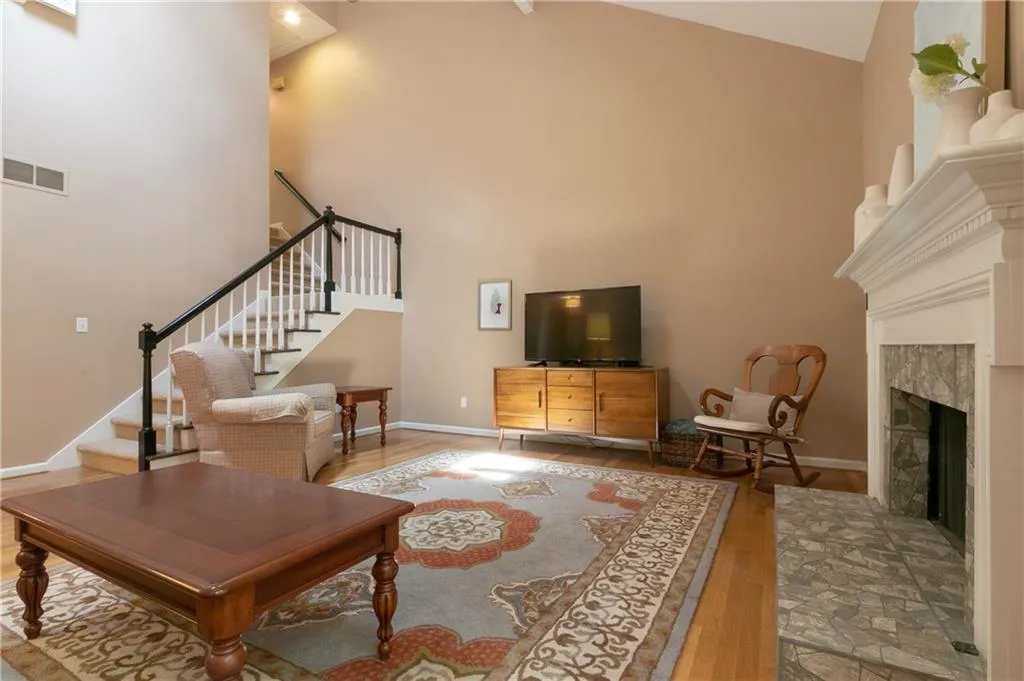 1632 Defoors Walk Nw, Atlanta, Georgia 30318, 3 Bedrooms Bedrooms, ,2 BathroomsBathrooms,Residential,Sold,1632 Defoors Walk Nw,6064986