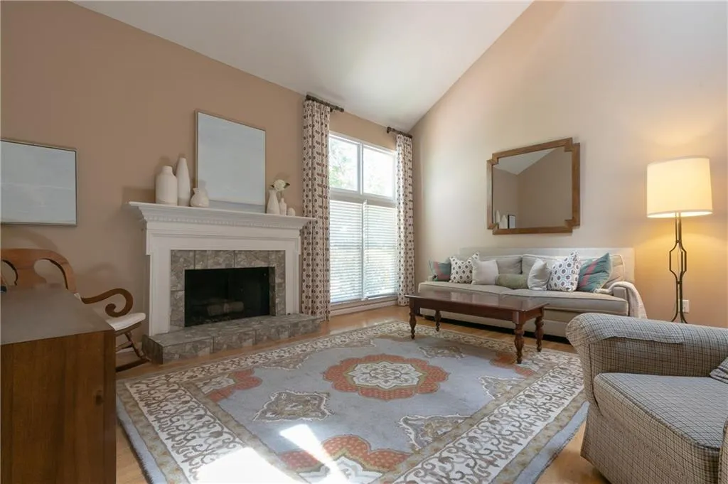 1632 Defoors Walk Nw, Atlanta, Georgia 30318, 3 Bedrooms Bedrooms, ,2 BathroomsBathrooms,Residential,Sold,1632 Defoors Walk Nw,6064986