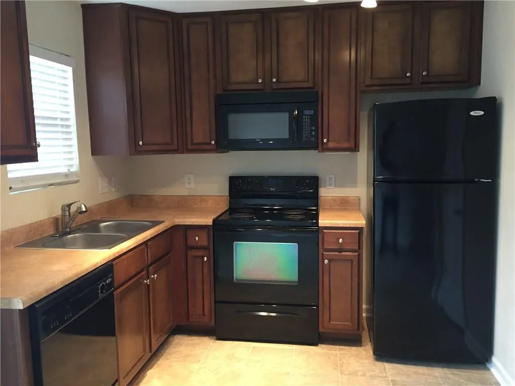 235 Winding River Drive Unit G, Sandy Springs, Georgia 30350, 2 Bedrooms Bedrooms, ,1 BathroomBathrooms,Residential,Sold,235 Winding River Drive Unit G,5817693