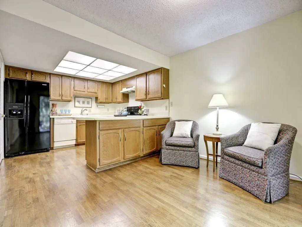 248 The South Chace Unit 248, Sandy Springs, Georgia 30328, 3 Bedrooms Bedrooms, ,2 BathroomsBathrooms,Residential,Sold,248 The South Chace Unit 248,5729448