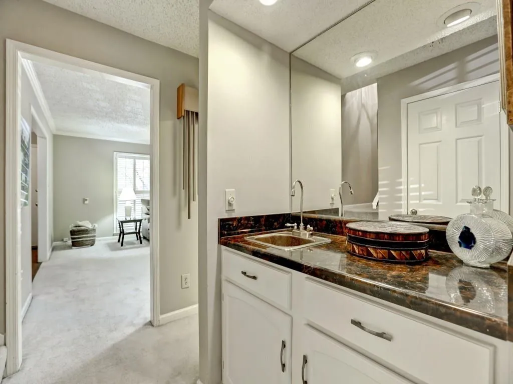 248 The South Chace Unit 248, Sandy Springs, Georgia 30328, 3 Bedrooms Bedrooms, ,2 BathroomsBathrooms,Residential,Sold,248 The South Chace Unit 248,5729448