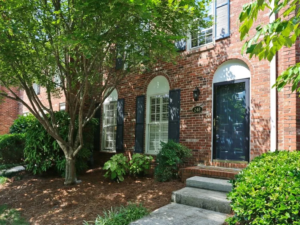 248 The South Chace Unit 248, Sandy Springs, Georgia 30328, 3 Bedrooms Bedrooms, ,2 BathroomsBathrooms,Residential,Sold,248 The South Chace Unit 248,5729448