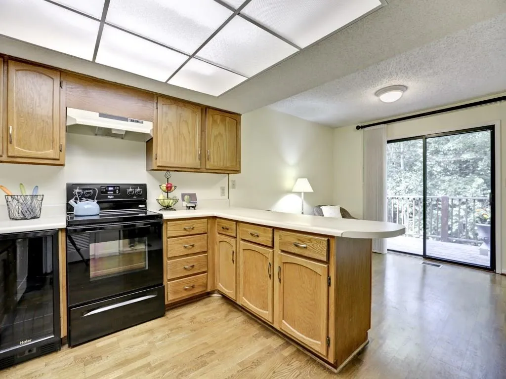 248 The South Chace Unit 248, Sandy Springs, Georgia 30328, 3 Bedrooms Bedrooms, ,2 BathroomsBathrooms,Residential,Sold,248 The South Chace Unit 248,5729448