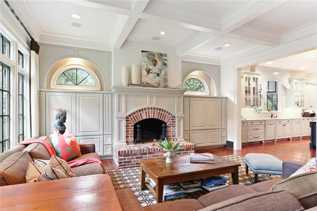 3303 Habersham Road Nw, Atlanta, Georgia 30305, 6 Bedrooms Bedrooms, ,5 BathroomsBathrooms,Residential,Sold,3303 Habersham Road Nw,5851095
