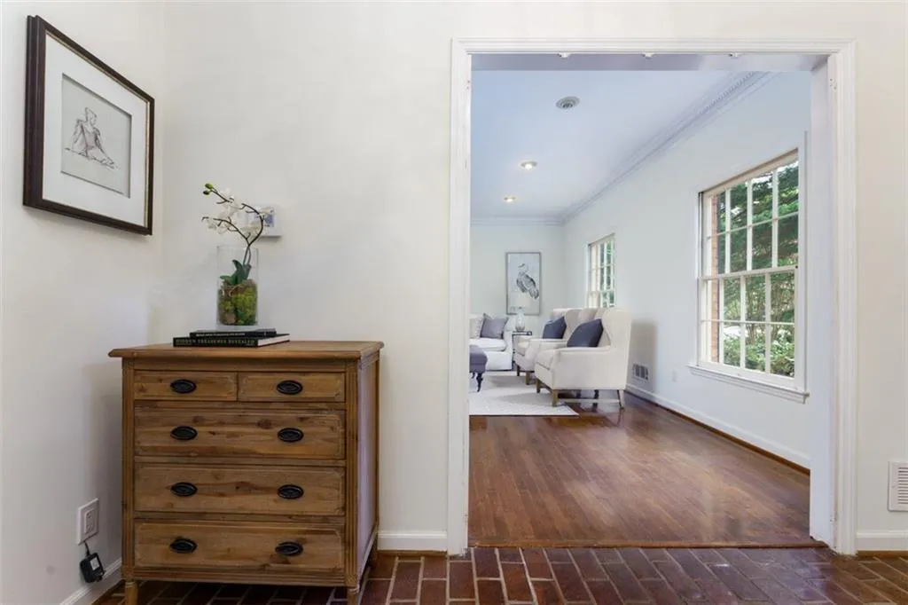 585 Cambridge Way, Atlanta, Georgia 30328, 4 Bedrooms Bedrooms, ,3 BathroomsBathrooms,Residential,Sold,585 Cambridge Way,7207860