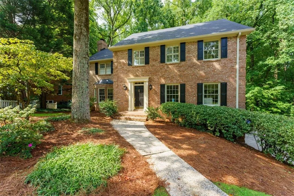 585 Cambridge Way, Atlanta, Georgia 30328, 4 Bedrooms Bedrooms, ,3 BathroomsBathrooms,Residential,Sold,585 Cambridge Way,7207860