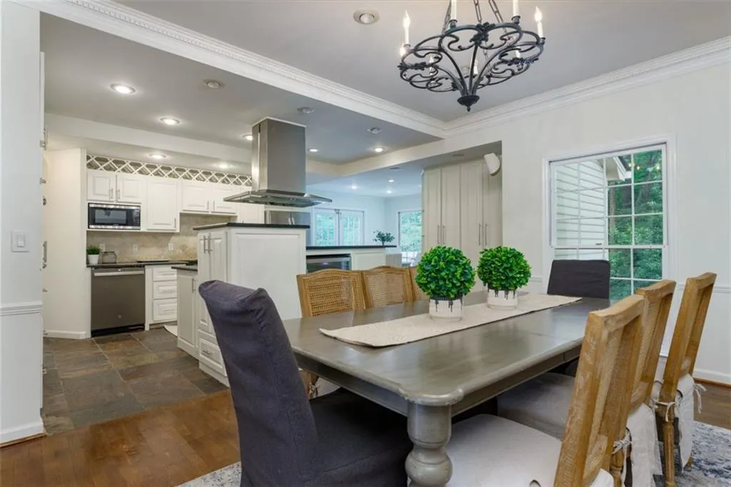 585 Cambridge Way, Atlanta, Georgia 30328, 4 Bedrooms Bedrooms, ,3 BathroomsBathrooms,Residential,Sold,585 Cambridge Way,7207860