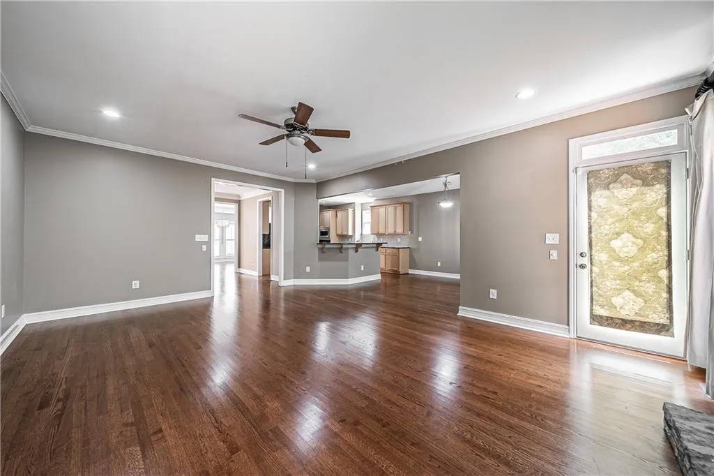7300 Village Creek Trace, Atlanta, Georgia 30328, 4 Bedrooms Bedrooms, ,3 BathroomsBathrooms,Residential,Sold,7300 Village Creek Trace,6945819