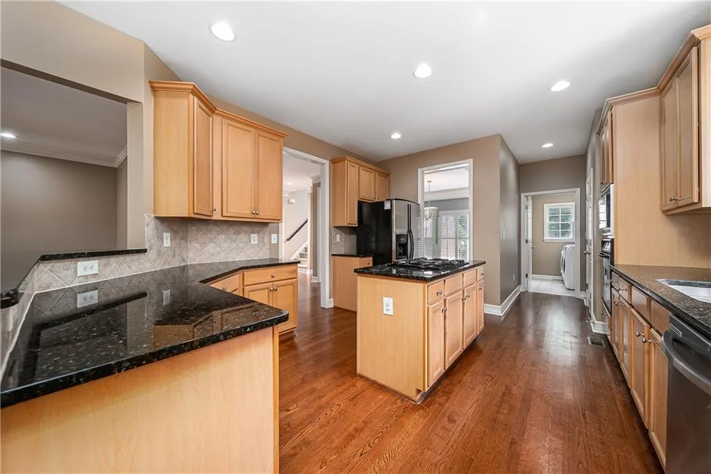 7300 Village Creek Trace, Atlanta, Georgia 30328, 4 Bedrooms Bedrooms, ,3 BathroomsBathrooms,Residential,Sold,7300 Village Creek Trace,6945819
