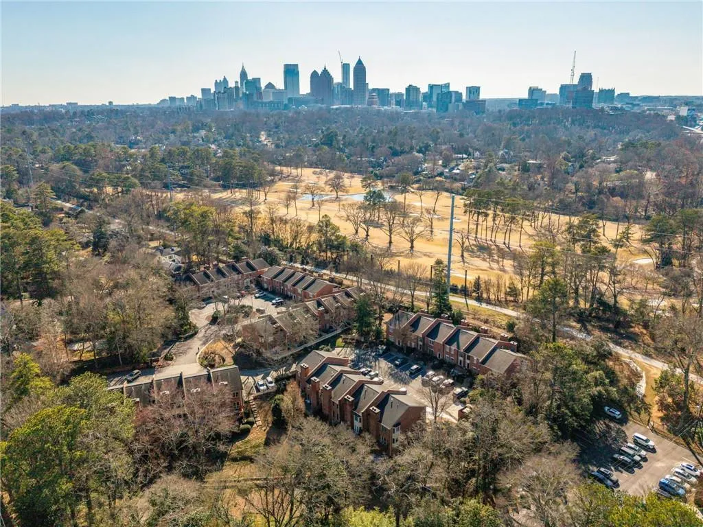 204 Ansley Villa Drive Ne, Atlanta, Georgia 30324, 3 Bedrooms Bedrooms, 0 ,3 BathroomsBathrooms,Residential,Sold,204 Ansley Villa Drive Ne,7715362