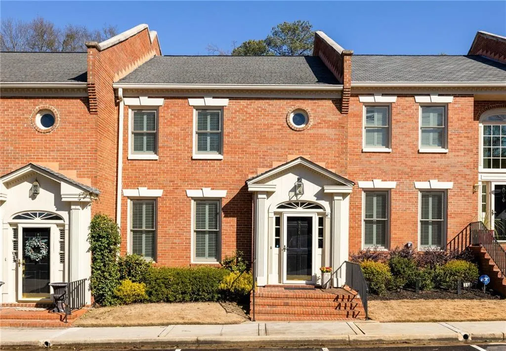 204 Ansley Villa Drive Ne, Atlanta, Georgia 30324, 3 Bedrooms Bedrooms, 0 ,3 BathroomsBathrooms,Residential,Sold,204 Ansley Villa Drive Ne,7715362