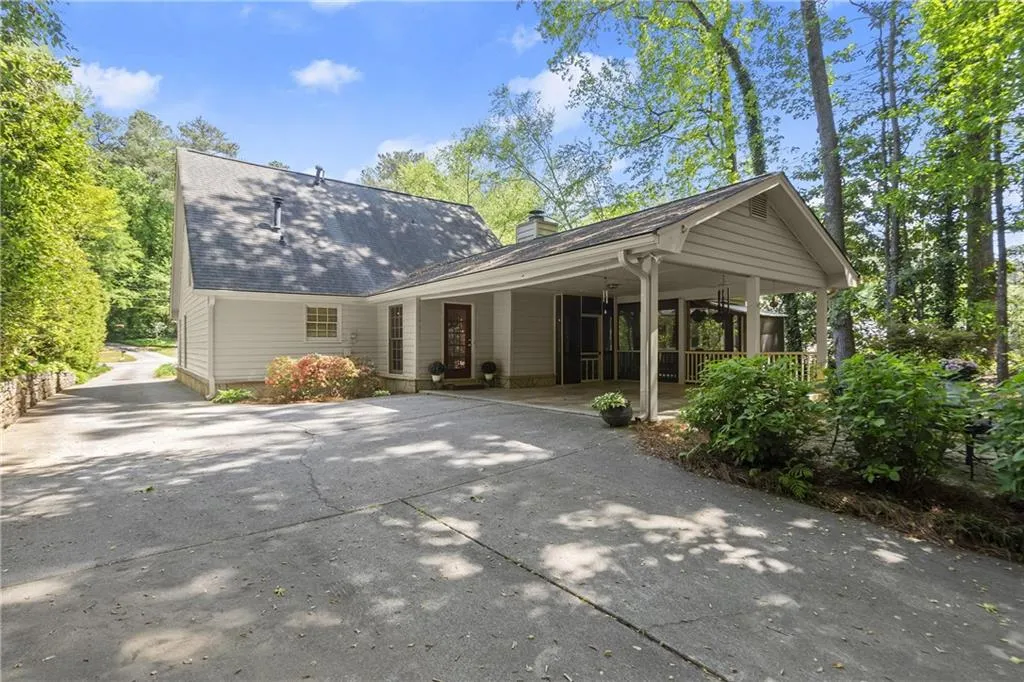 6580 Scott Valley Road, Sandy Springs, Georgia 30328, 3 Bedrooms Bedrooms, ,2 BathroomsBathrooms,Residential,Sold,6580 Scott Valley Road,7547759