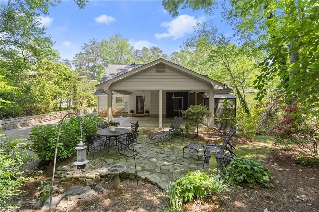 6580 Scott Valley Road, Sandy Springs, Georgia 30328, 3 Bedrooms Bedrooms, ,2 BathroomsBathrooms,Residential,Sold,6580 Scott Valley Road,7547759