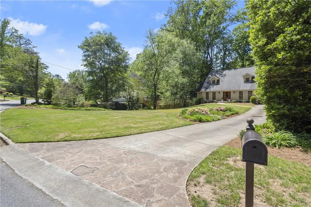 6580 Scott Valley Road, Sandy Springs, Georgia 30328, 3 Bedrooms Bedrooms, ,2 BathroomsBathrooms,Residential,Sold,6580 Scott Valley Road,7547759