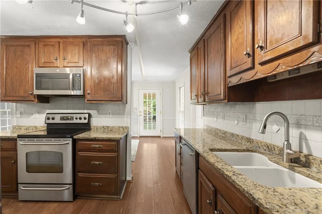 6580 Scott Valley Road, Sandy Springs, Georgia 30328, 3 Bedrooms Bedrooms, ,2 BathroomsBathrooms,Residential,Sold,6580 Scott Valley Road,7547759