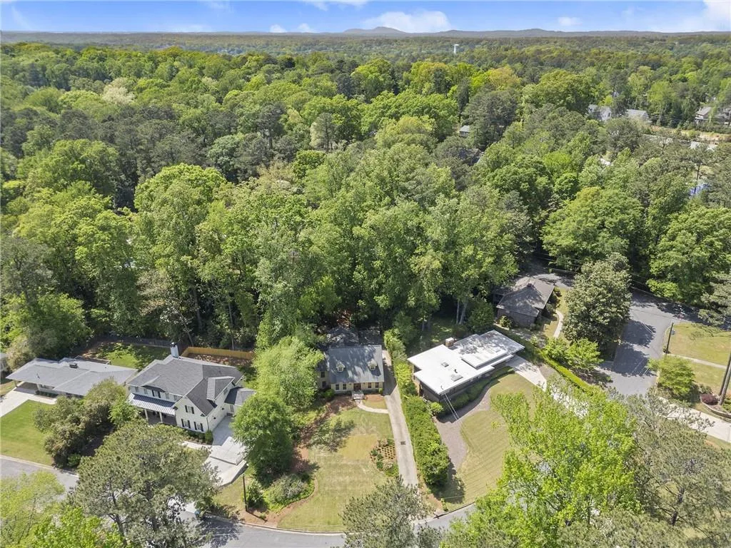 6580 Scott Valley Road, Sandy Springs, Georgia 30328, 3 Bedrooms Bedrooms, ,2 BathroomsBathrooms,Residential,Sold,6580 Scott Valley Road,7547759